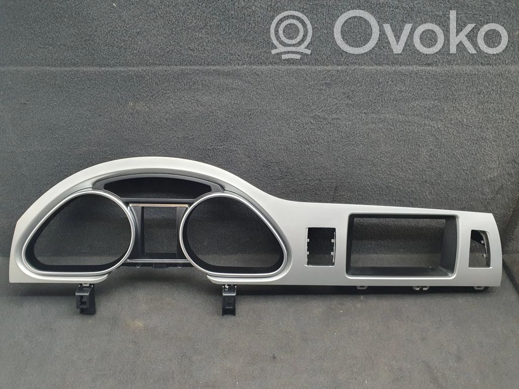 Audi Q7 4L Kojelaudan kehys 