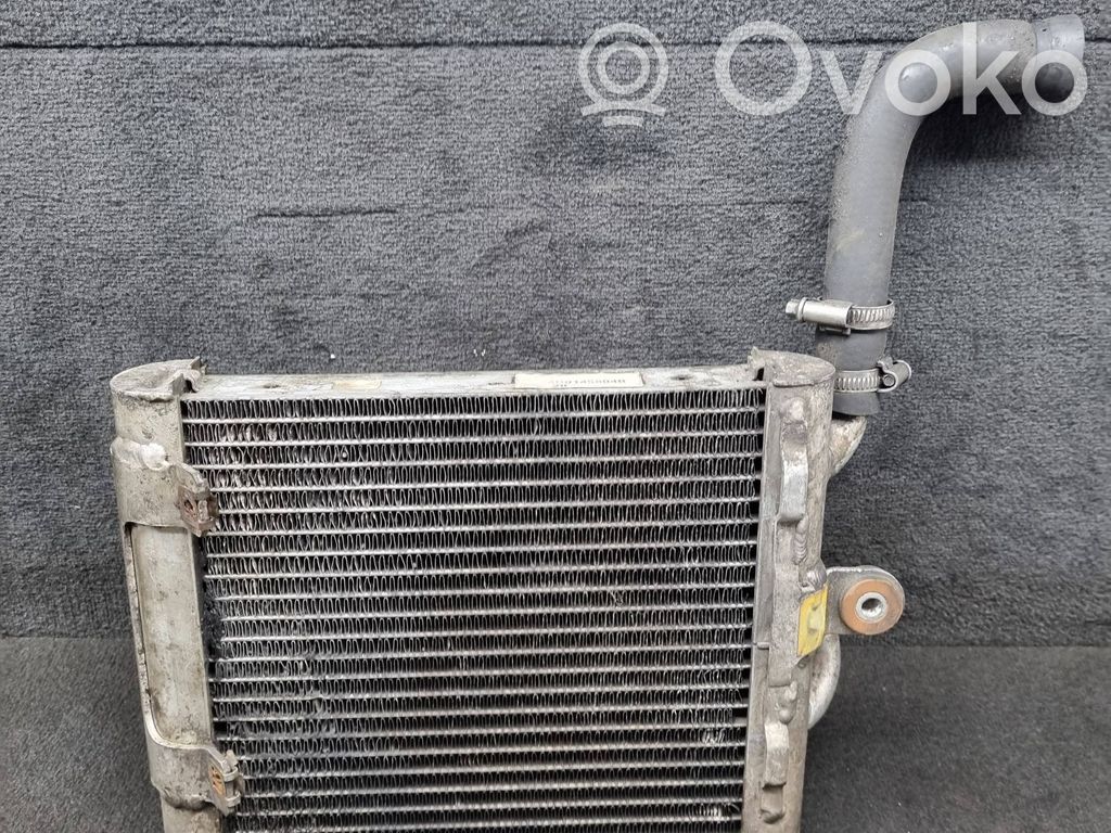 Audi A8 S8 D2 4D Papildomas radiatorius 
