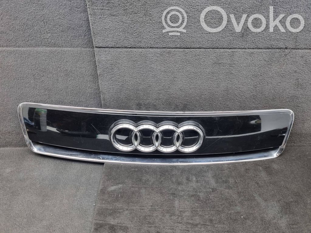 Audi A2 Etusäleikkö 