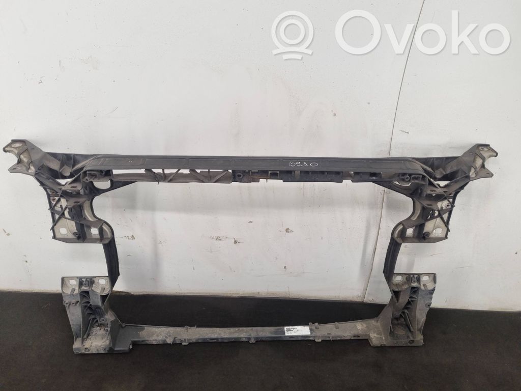Audi A4 S4 B9 Radiatoru paneļa augšējā daļa (televizors) 