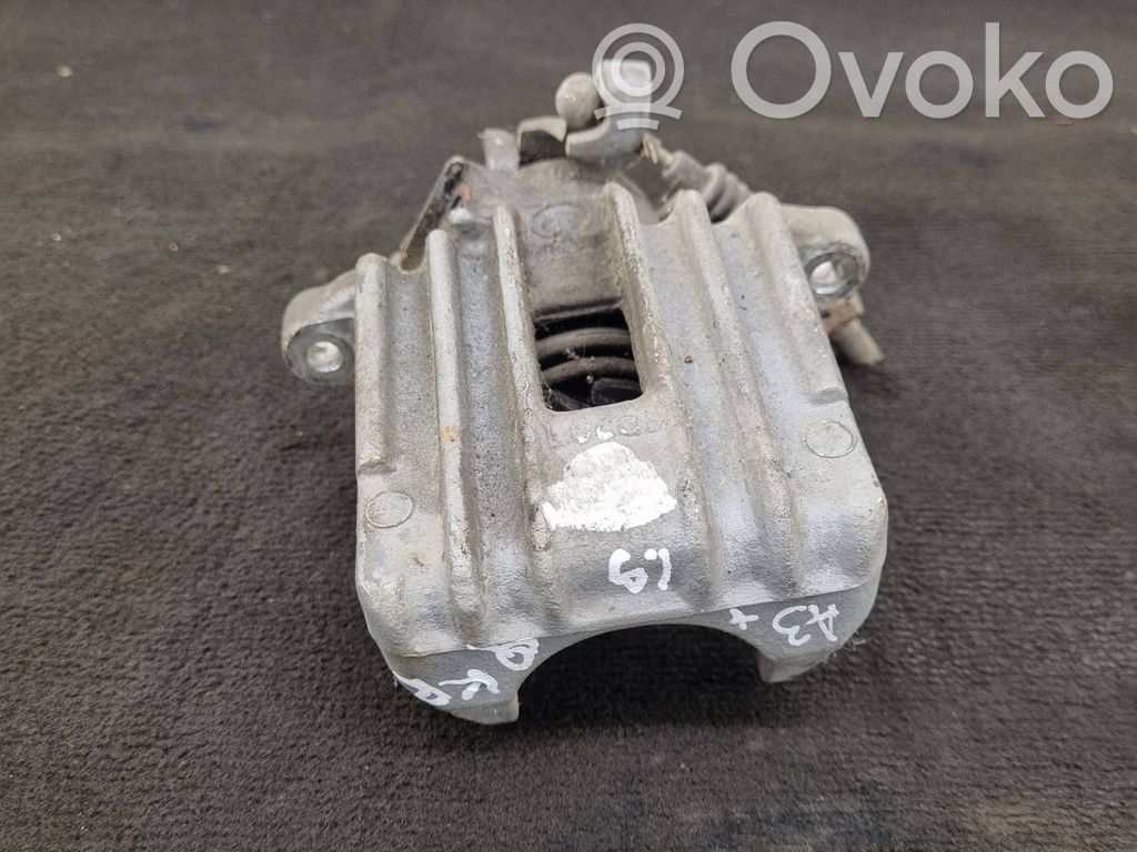 Audi A3 S3 8L Tylny zacisk hamulcowy 