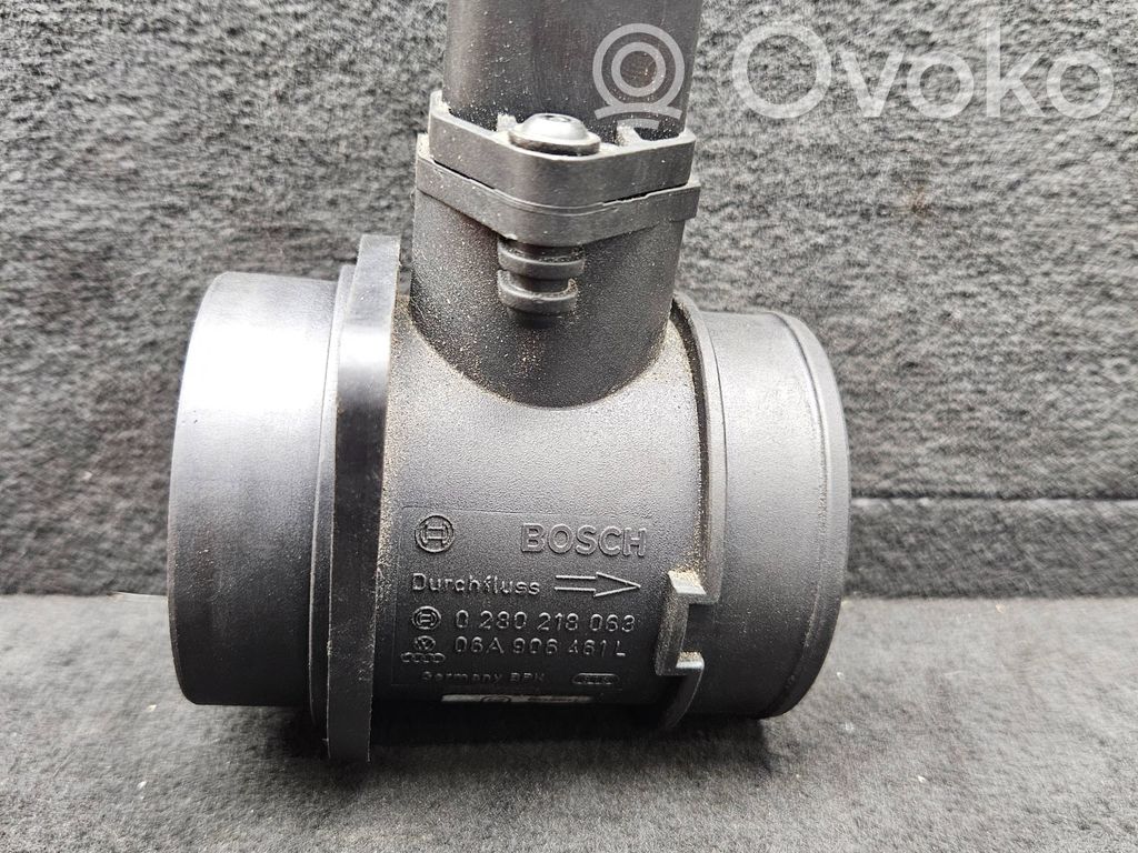 Audi A4 S4 B6 8E 8H Debitmetru aer 