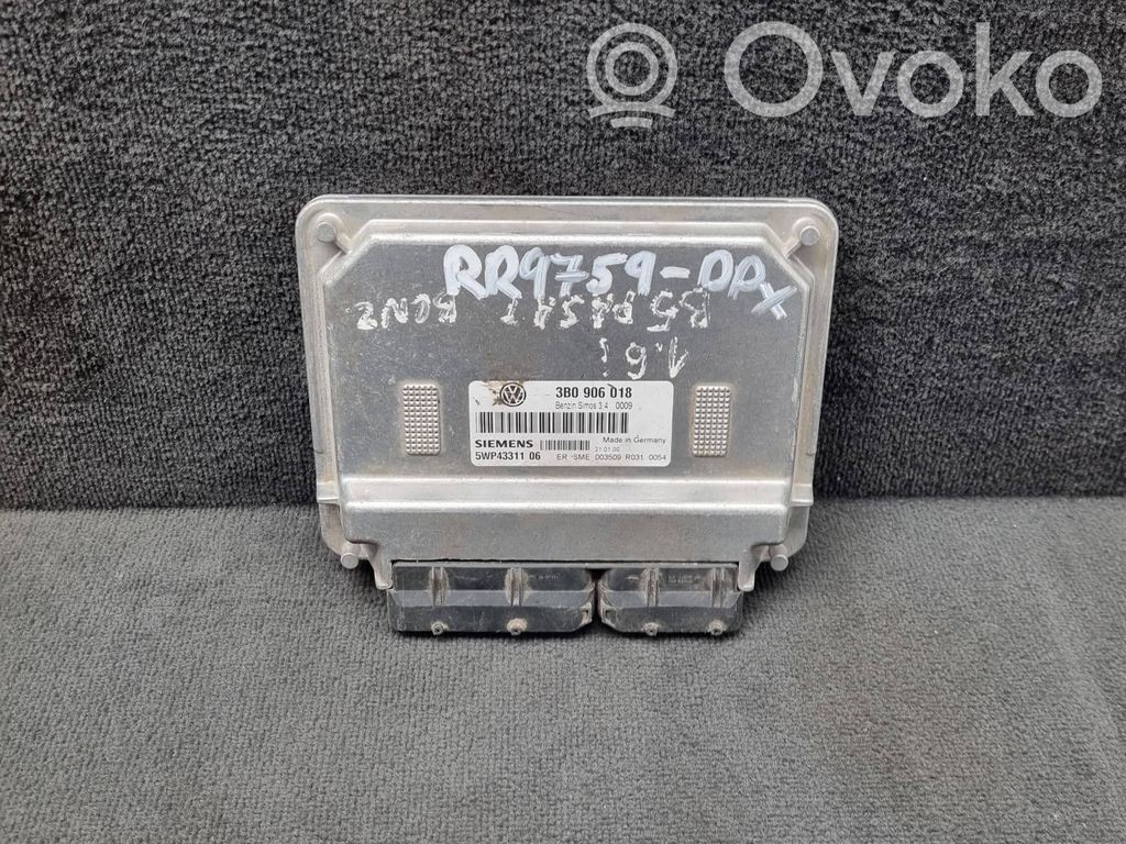 Volkswagen PASSAT B5 Engine control unit/module 