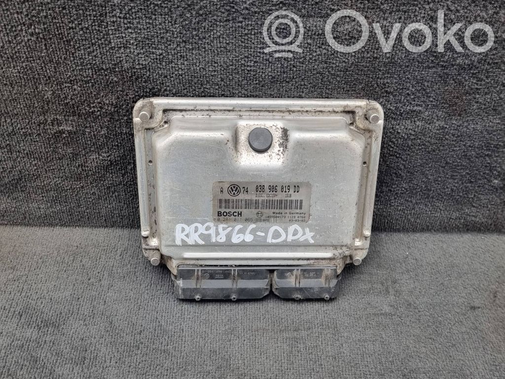 Volkswagen Golf IV Engine control unit/module 