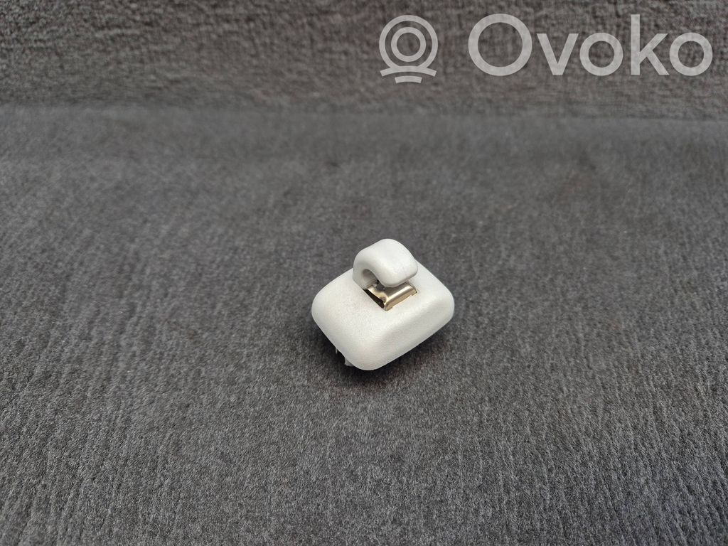 Audi A4 S4 B7 8E 8H Uchwyt osłony przeciwsłonecznej szyberdachu 