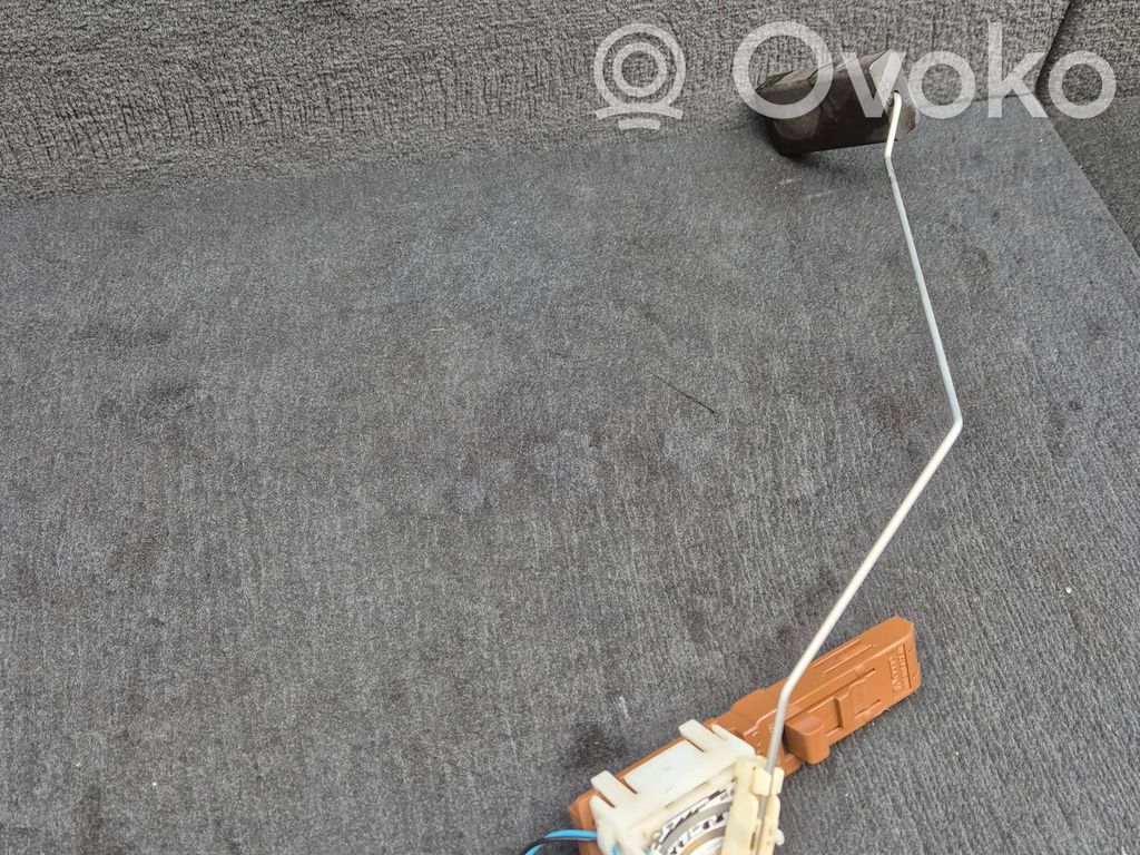 Audi A6 S6 C5 4B Sensor de nivel de combustible 