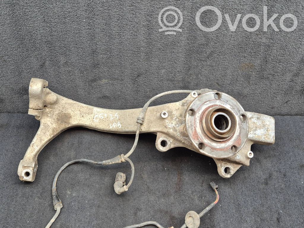 Audi A6 S6 C5 4B Piasta koła przedniego 