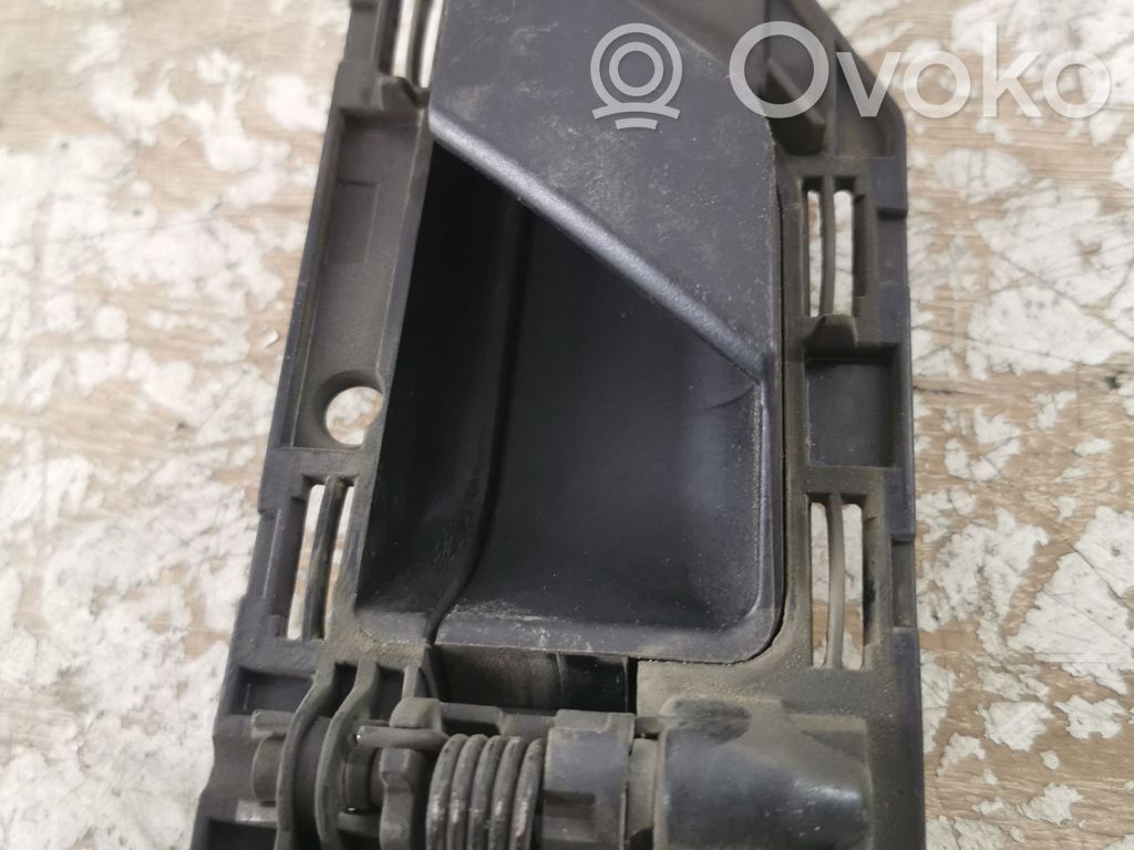 Manecilla interna puerta delantera