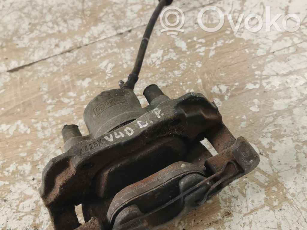Front brake caliper