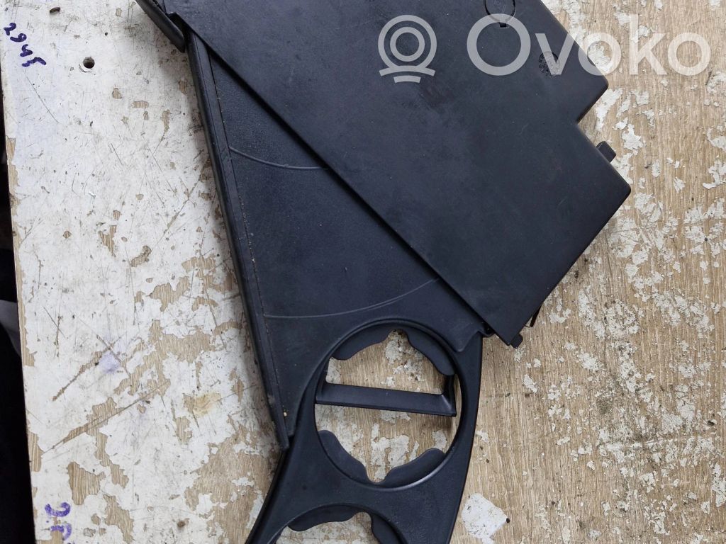 Volkswagen PASSAT B5 Cup holder 