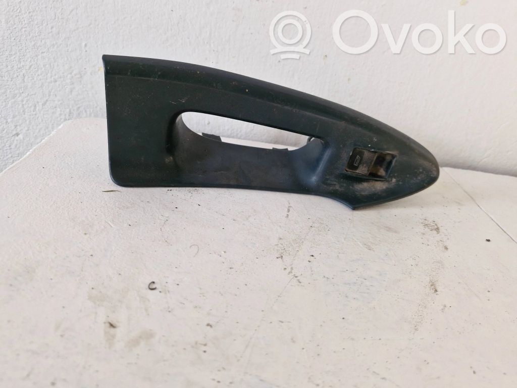 Electric window control switch   8D1867172A