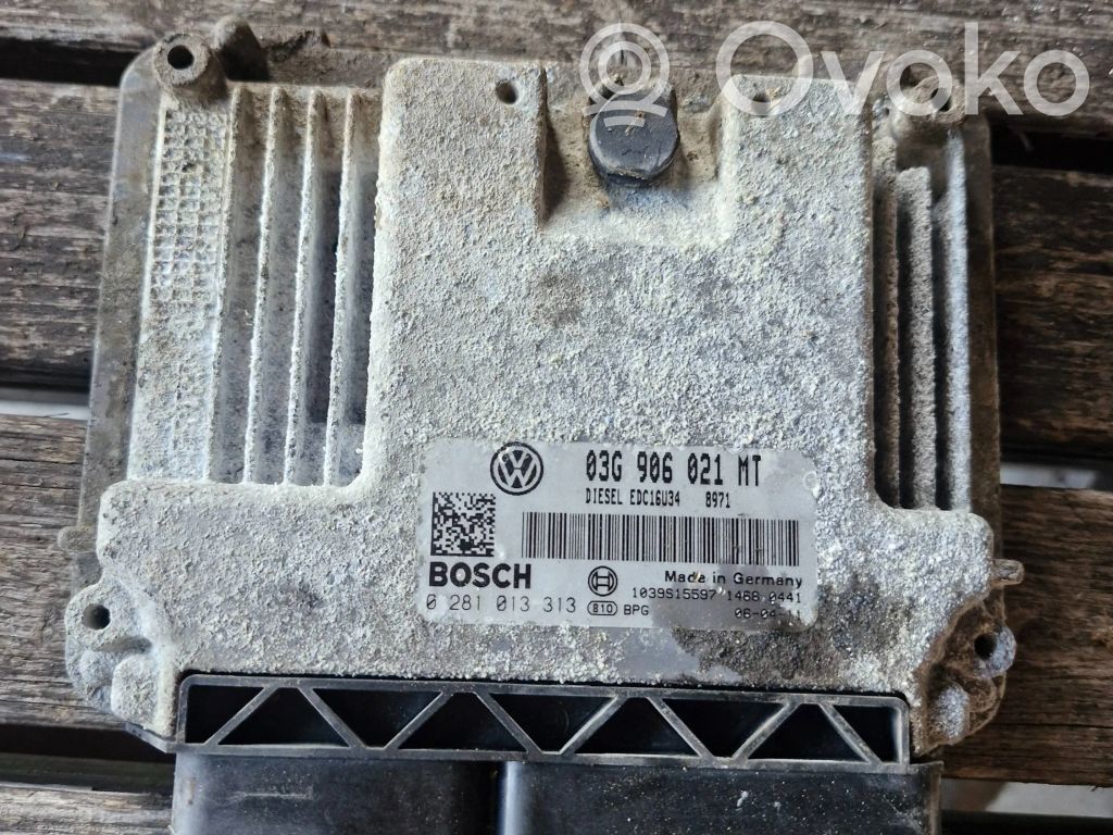 Volkswagen PASSAT B6 Engine control unit/module 