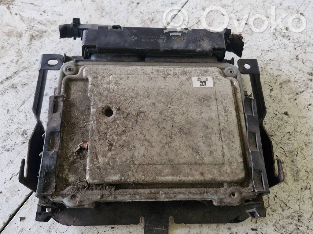 Volkswagen PASSAT B6 Engine control unit/module 