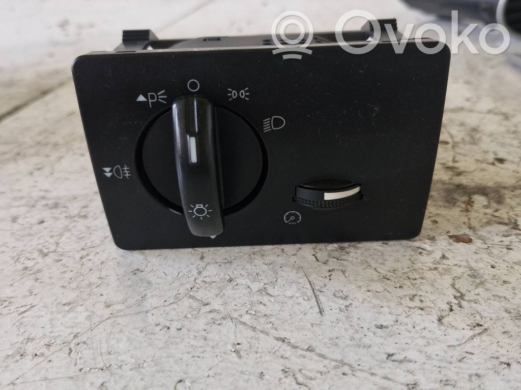 Ford Focus Light switch 