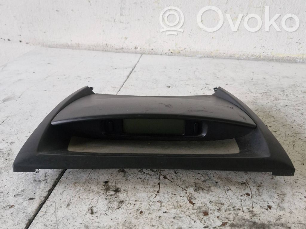 Peugeot 807 Screen/display/small screen 