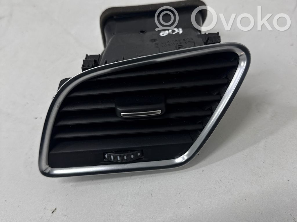 Audi Q3 8U Boczna kratka nawiewu deski rozdzielczej 