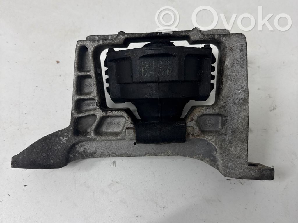 Ford Focus Engine mount bracket 
