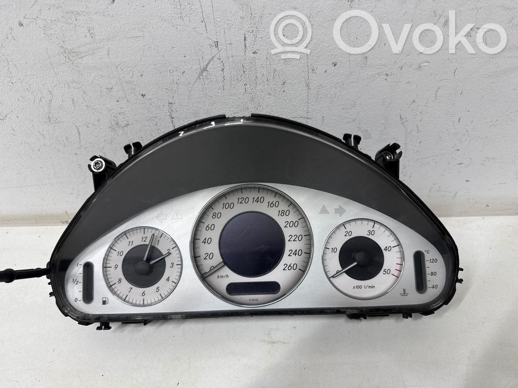 Mercedes-Benz E W211 Tachimetro (quadro strumenti) 