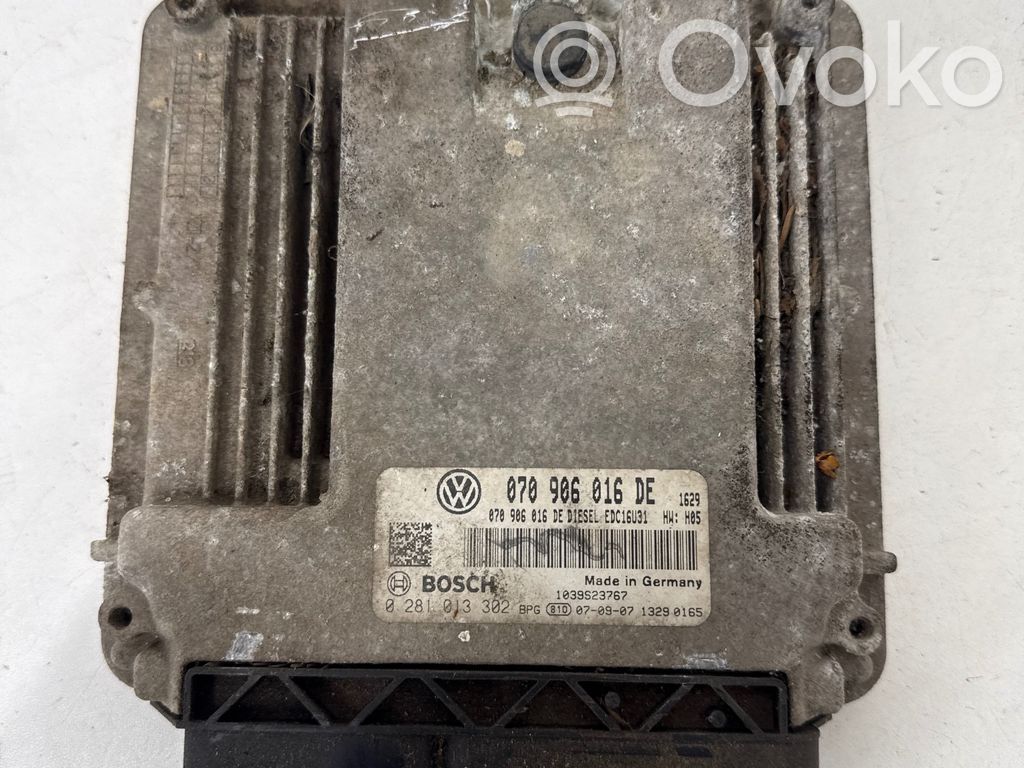 Volkswagen Touareg I Engine control unit/module 