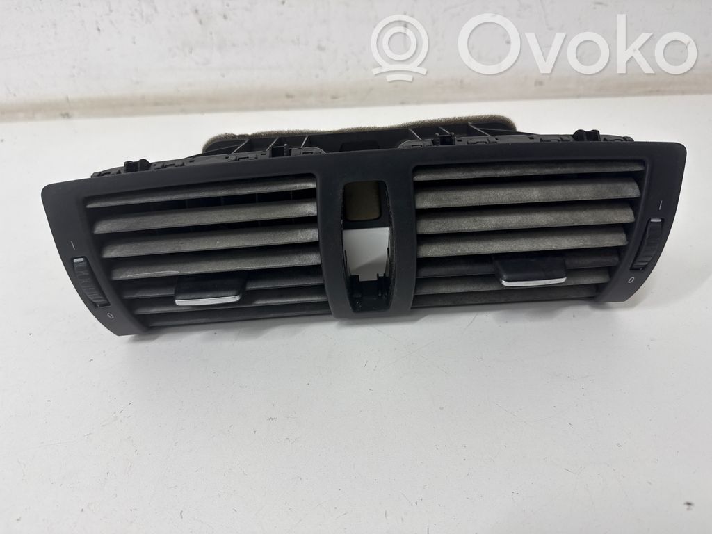 BMW 1 E81 E87 Centrinės oro grotelės 