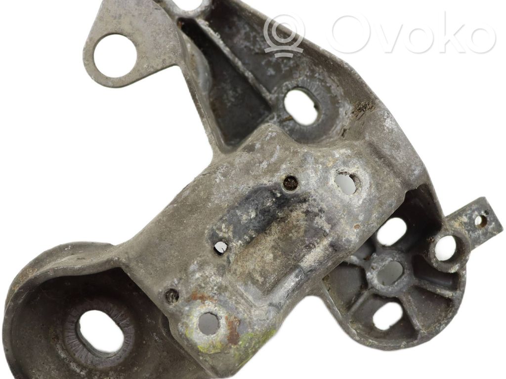 Engine mounting bracket   4Z7199352