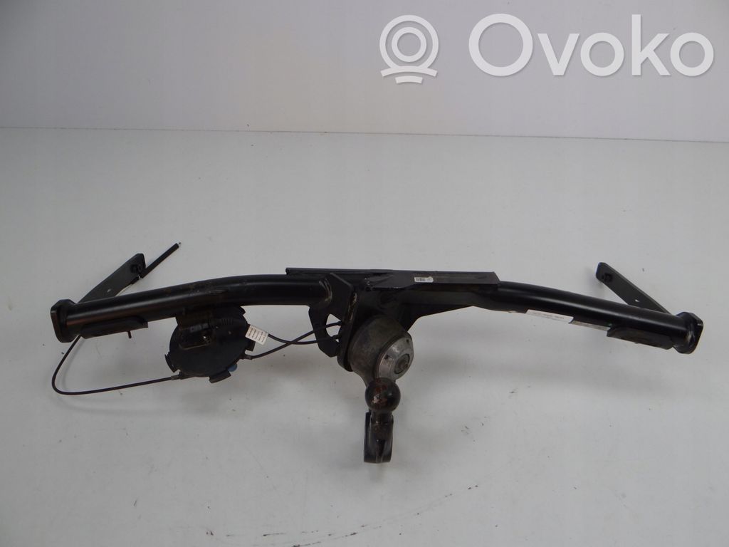 Hak holowniczy / Komplet   5G0803880D