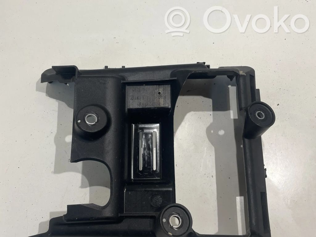 Audi Q7 4M Tie down hook / loop 