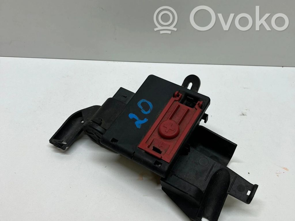 Current control relay   4M0941823A