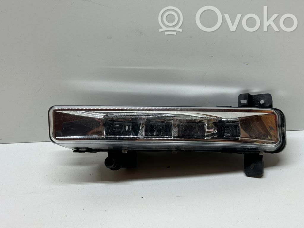 BMW 5 G30 G31 G38 Światło przeciwmgłowe przednie 