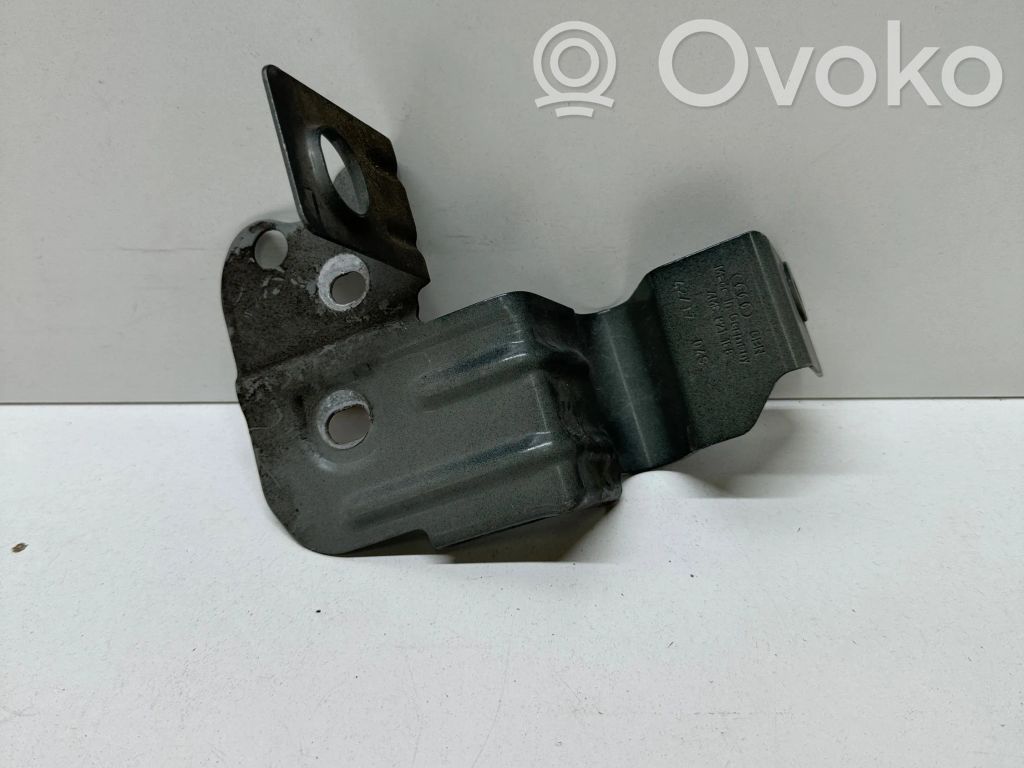 Audi Q8 Fender mounting bracket 