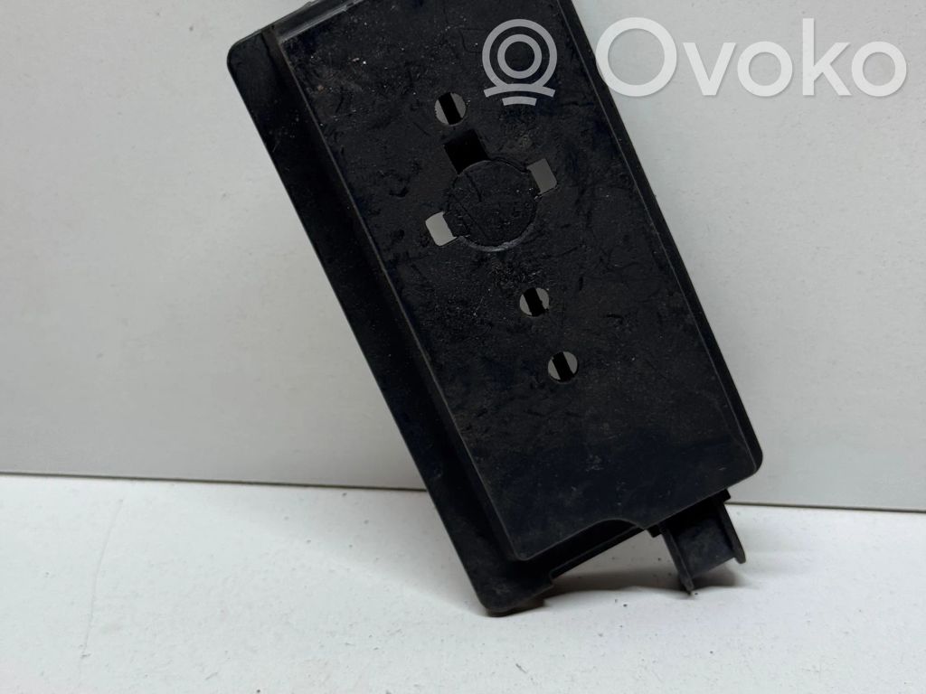 Audi A4 S4 B9 8W Steckdose 