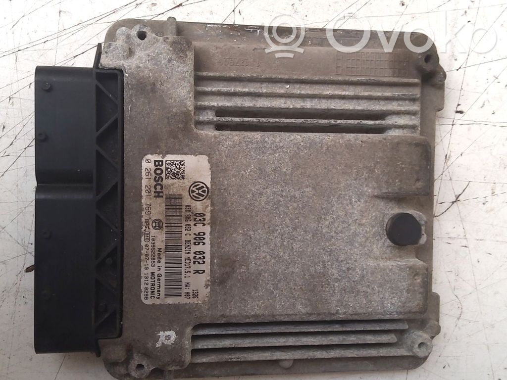 Volkswagen Golf V Engine control unit/module 