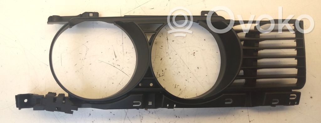 Front grill   843175