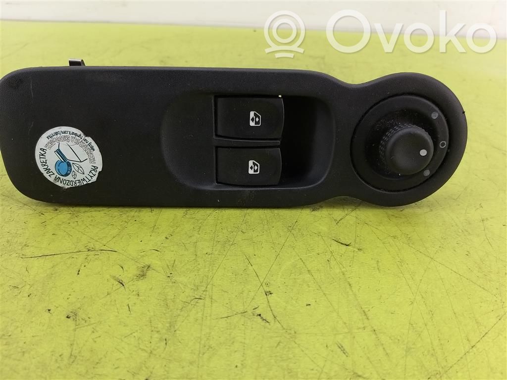 Quarter vent window switch   8200277630