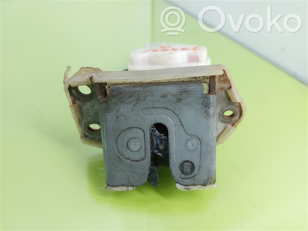 Tailgate/trunk/boot lock/catch/latch   B6765