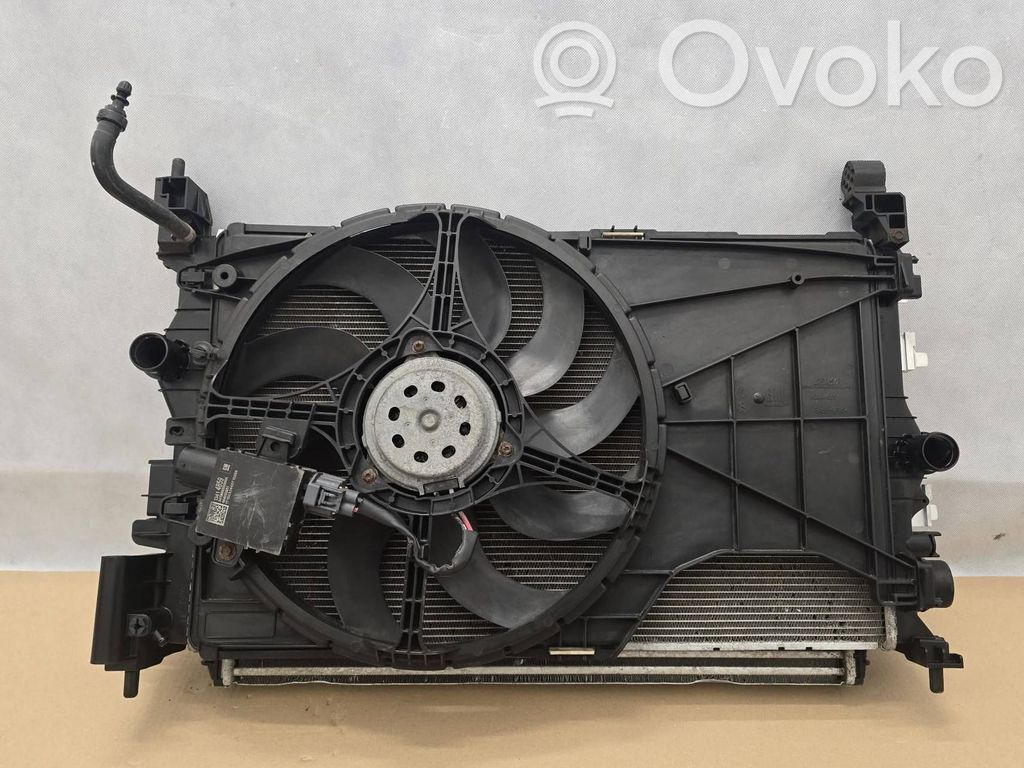 Opel Corsa E Radiatorių komplektas 