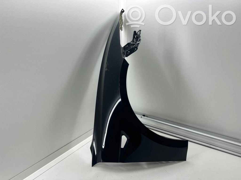 Tesla Model 3 Sparnas 