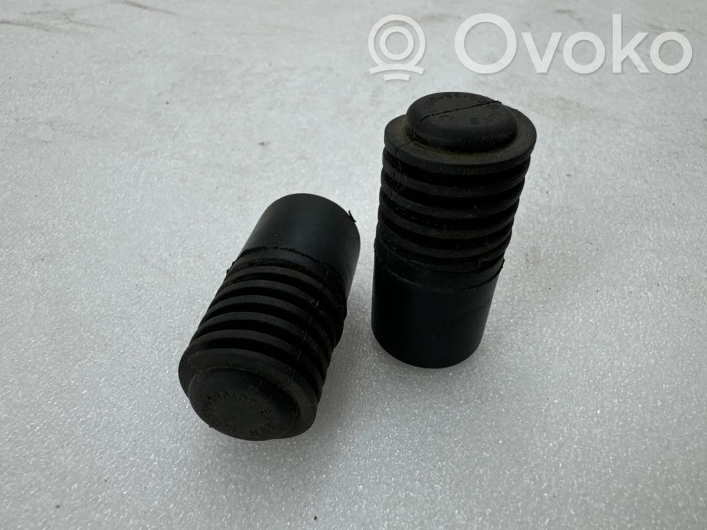 Tesla Model Y Tailgate/trunk/boot lid buffer 