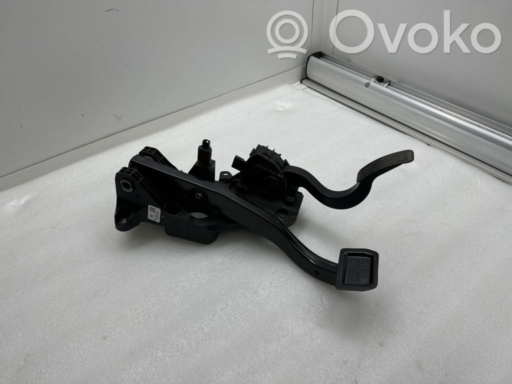Pedal assembly   118869100B,KSR21197001443,1197001443,104468100B