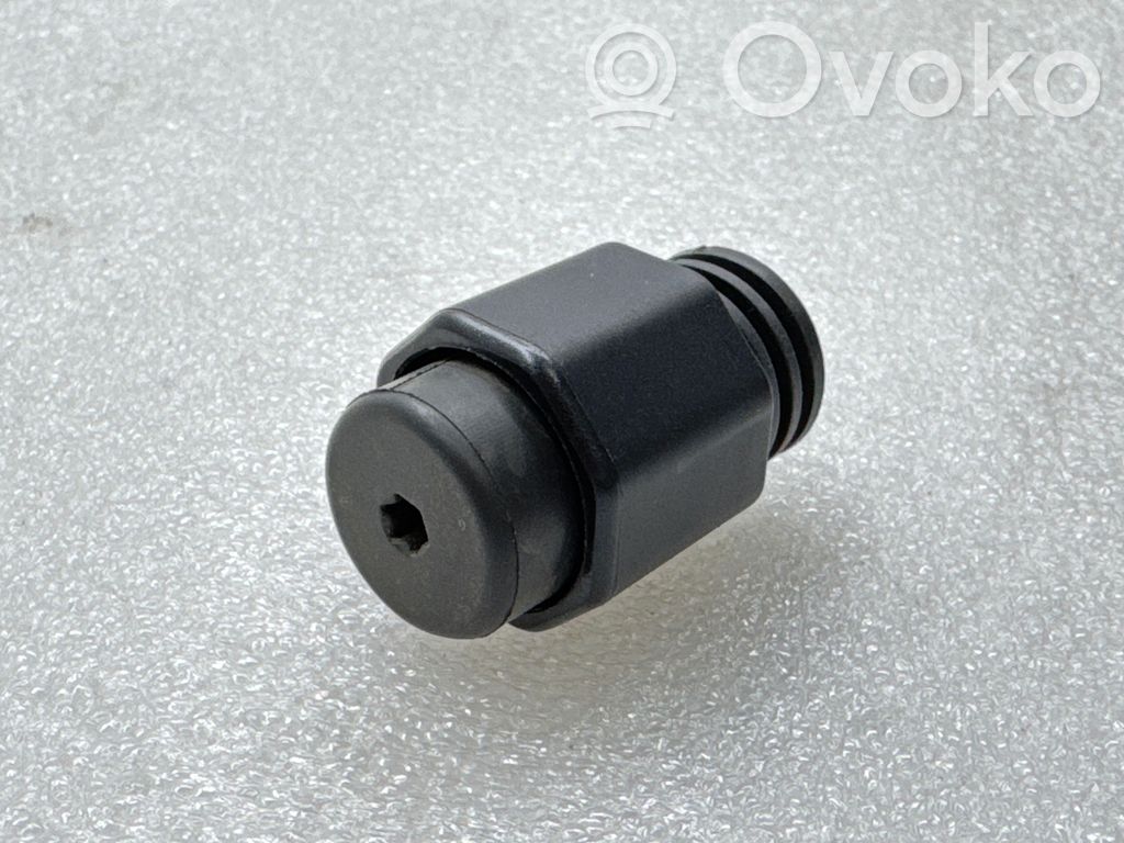Tesla Model Y Tailgate/trunk/boot lid buffer 