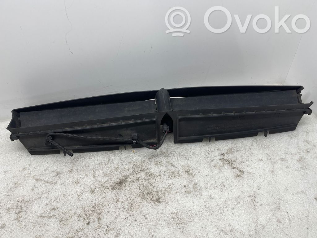 Tesla Model X Intercooler air guide/duct channel 