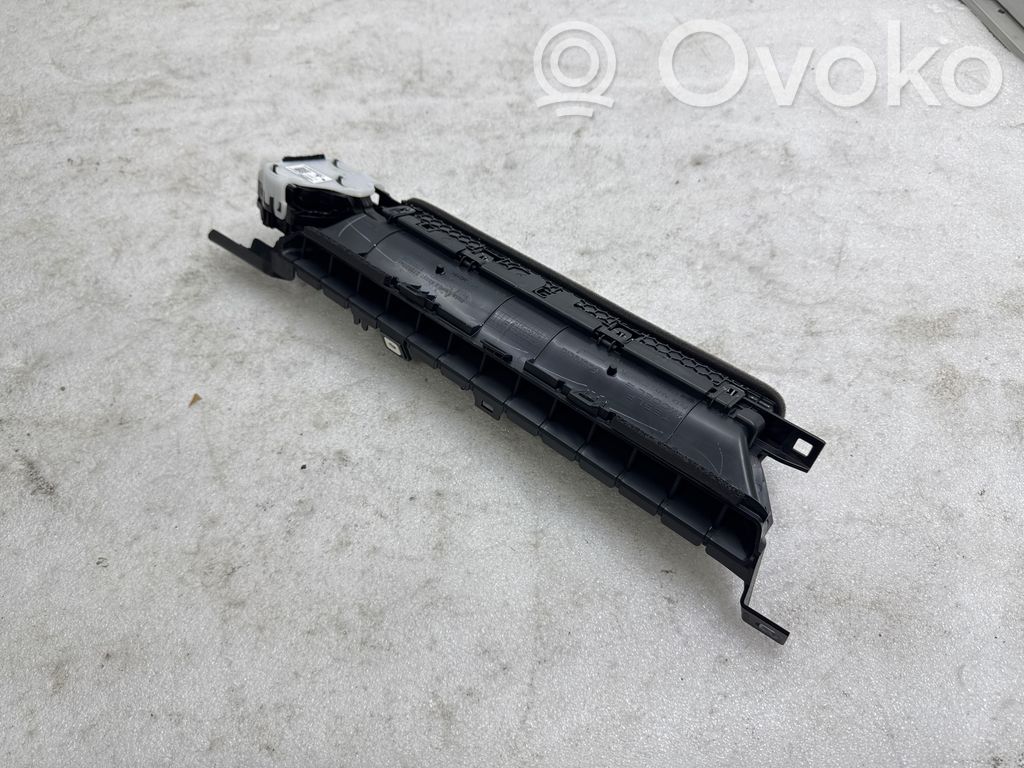 Tesla Model Y Lango oro grotelės 