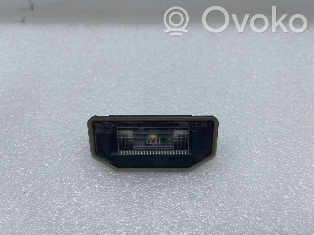 Tesla Model 3 Numerio apšvietimas 