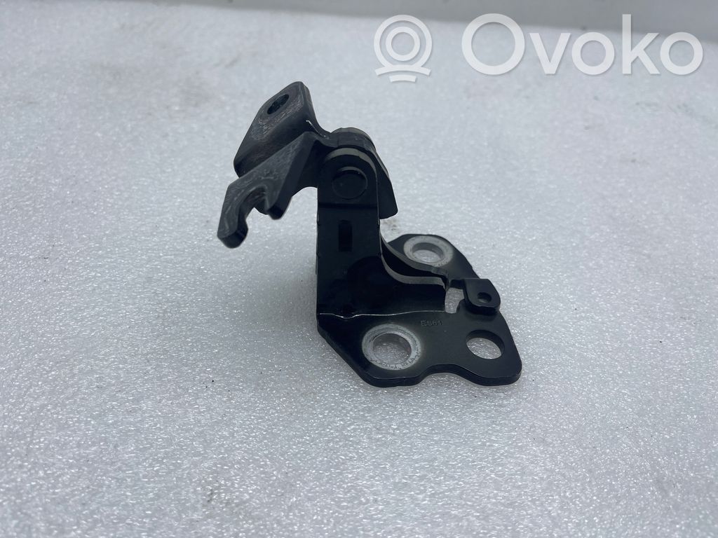 Tesla Model 3 Передняя нижняя петля 