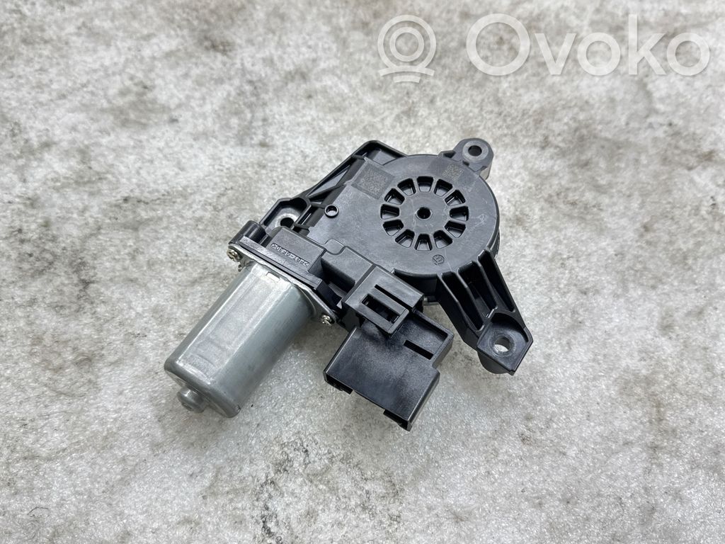 BMW X2 U10 Silnik regulatora szyby drzwi przednich 