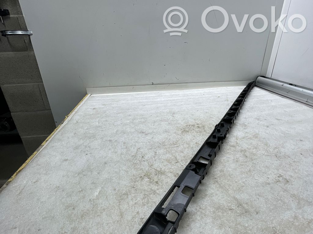 Sill supporting ledge   104669100B