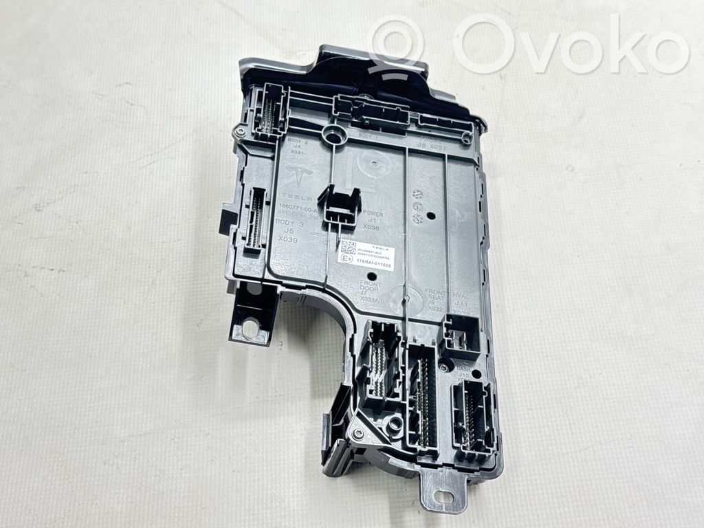 Central body control module   189968730C,116RAI011505