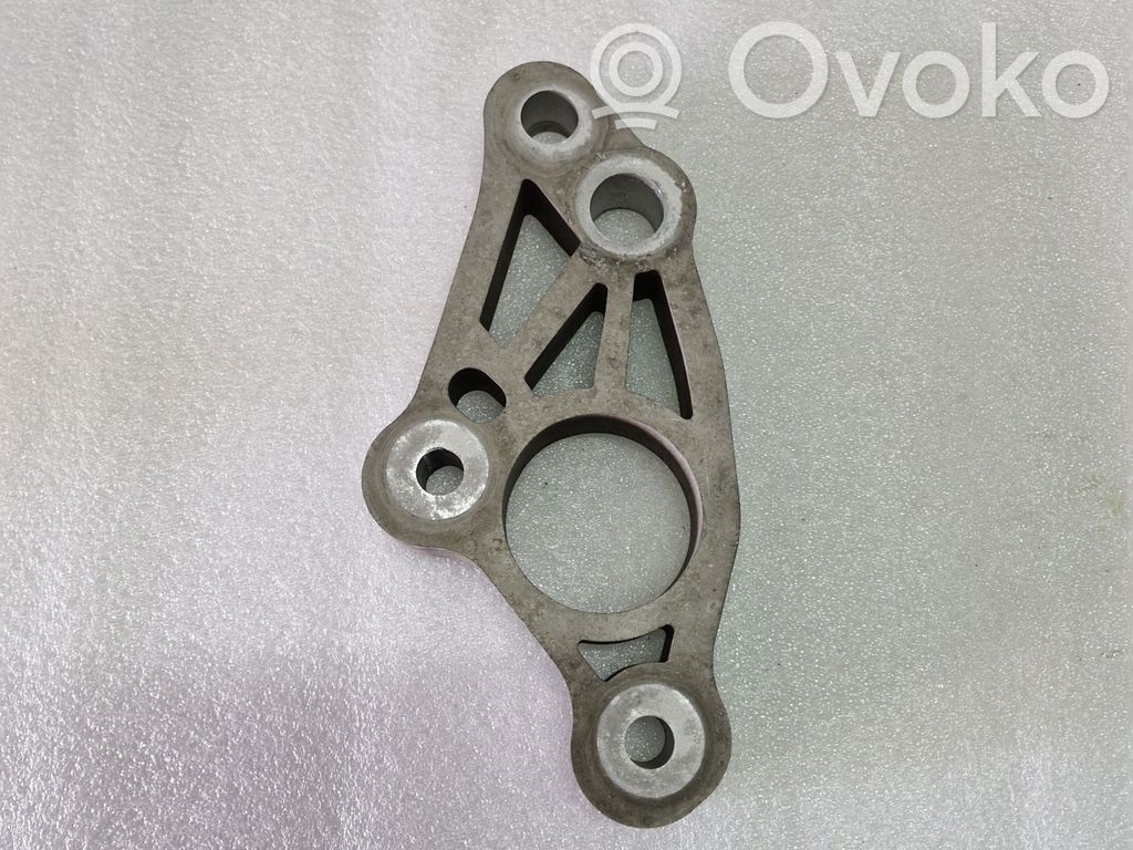 Engine mounting bracket   LJ9C5A095AD