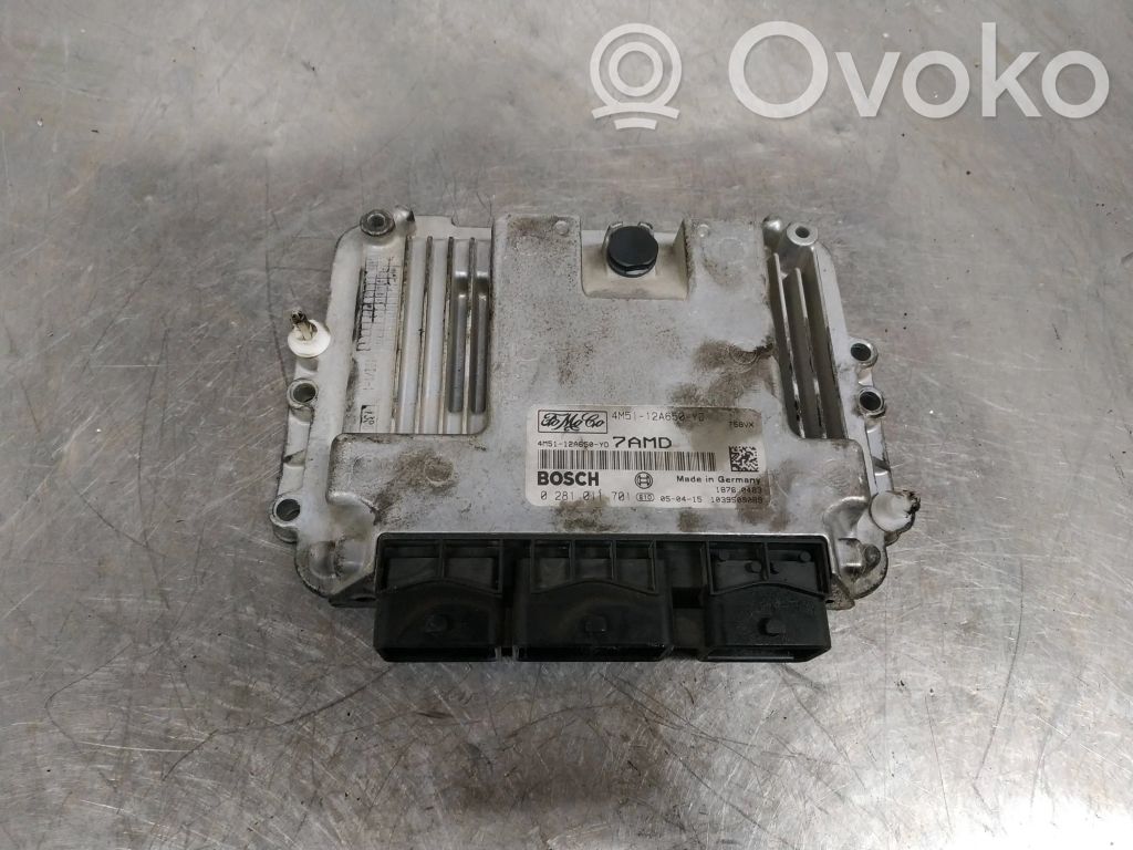 Unidad de control/módulo del motor   4M5112A650YD