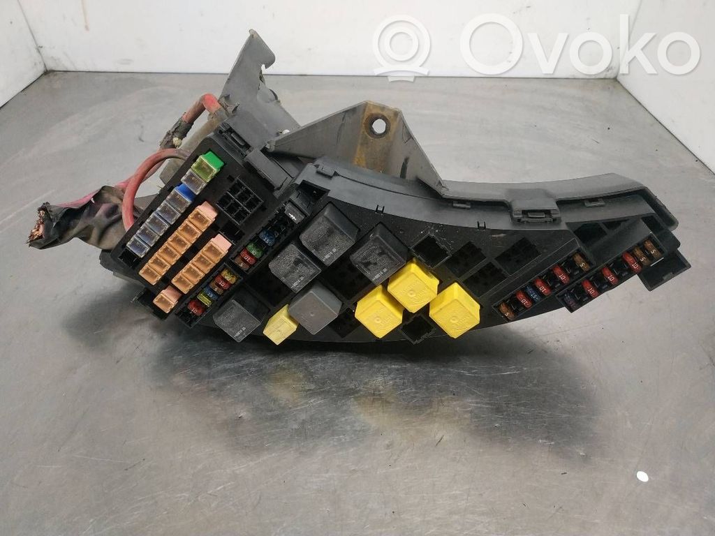Jaguar S-Type Fuse module 